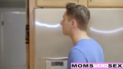 Hot Mom And Teen Girl Fucking Her Boyfriend